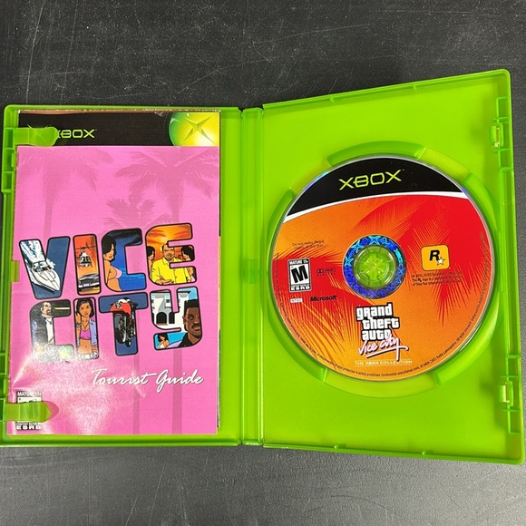 Grand Theft Auto Vice City video game for the Xbox. - Picture 3 of 3